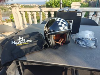 Casco Helstons, Talla M - Nuevo