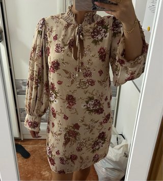 Vestido floral beige manga larga