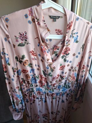Vestido Massimo Dutti floral satén Talla 40.