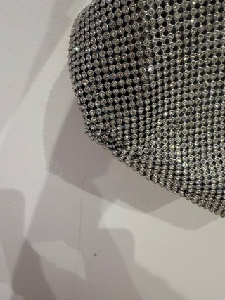 Bolso Guess pedrería efecto brillo