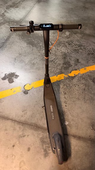 Patinete eléctrico Ninebot como nuevo