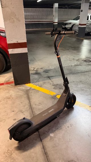 Patinete eléctrico Ninebot como nuevo
