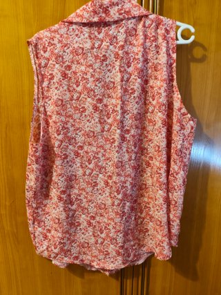 Blusa sin mangas floral