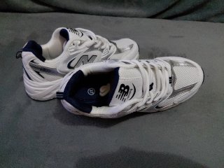 New Balance Bambas Plata y Blanco