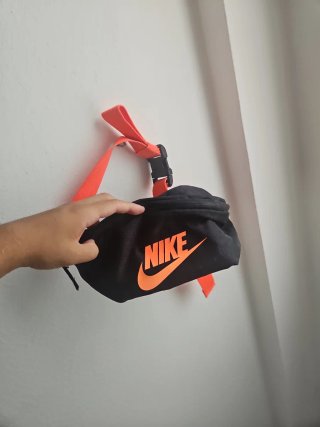 Riñonera Nike Negra