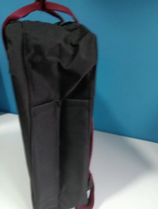 Mochila Fjallraven Kanken Negra Roja