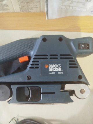 Lijadora Banda Black Decker KA85E 500W