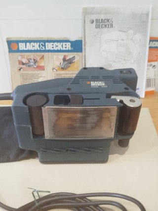 Lijadora Banda Black Decker KA85E 500W