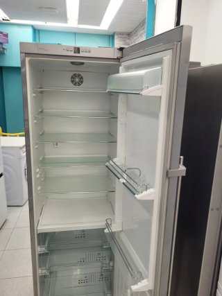 ☆NEVERA MARCA LIEBHERR VERTICAL NOFROST☆