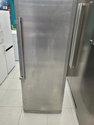 ☆NEVERA MARCA LIEBHERR VERTICAL NOFROST☆