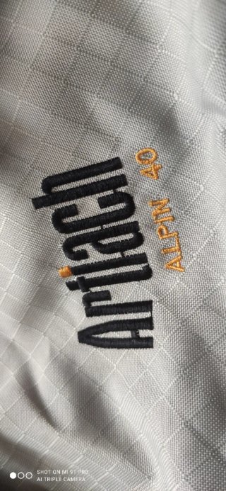 Mochila Artbach Negra y Gris