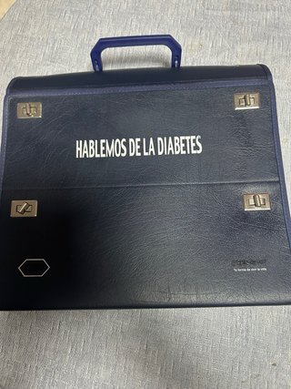 Maletín portafolio azul muy completo