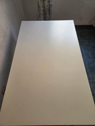Mesa blanca moderna , de 125x75x73