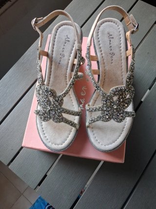 Sandalias Alma en Pena pedrería y ante