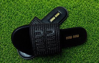 Chanclas Miu Miu Negras