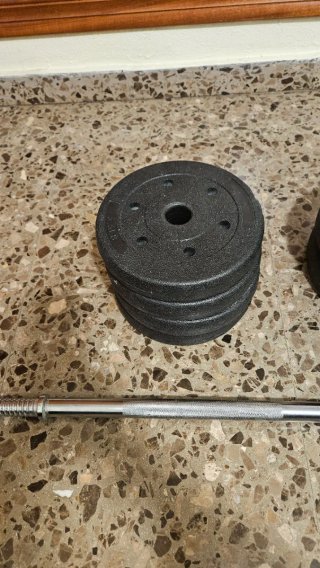 Juego pesas barra recta, mancuernas y discos