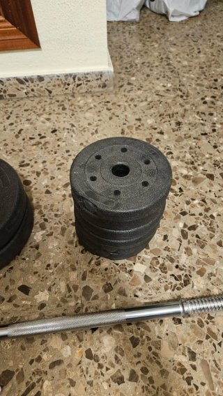 Juego pesas barra recta, mancuernas y discos