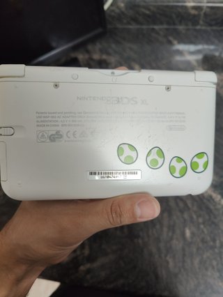 Nintendo 3DS XL Edición Yoshi