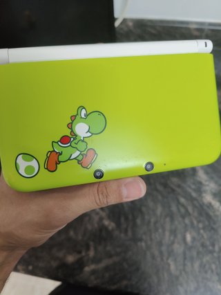 Nintendo 3DS XL Edición Yoshi