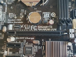 Placa Base Gigabyte H81M-S2H + Intel Core i3