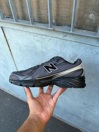 New Balance 740 Scarpe Uomo Nero Grigio
