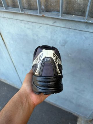 New Balance 740 Scarpe Uomo Nero Grigio