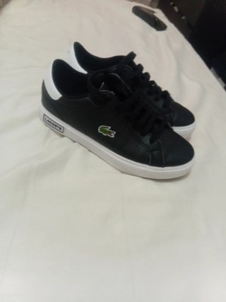 Zapatillas Lacoste Negras y Blancas