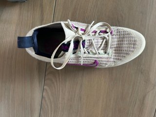 Zapatillas Nike Beige y Morado
