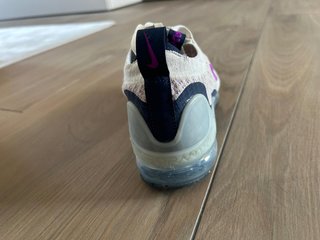 Zapatillas Nike Beige y Morado