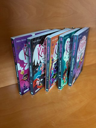 Libros 1, 2, 3, 4 y 8 de ANNA KADABRA
