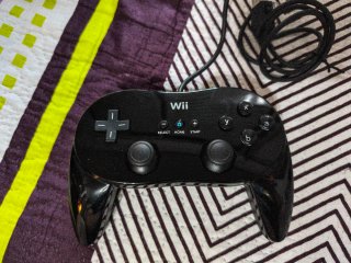 Mando Classic Controller Pro Wii Negro