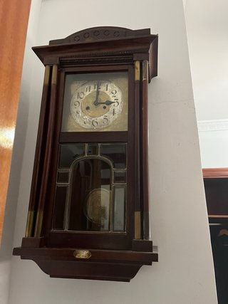Reloj de pendulo antiguo, más de 150 años