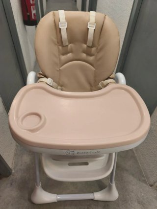 Trona de bebé beige, plegable y regulable