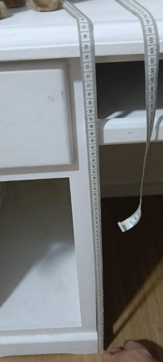 Escritorio blanco de madera
