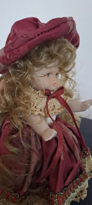 Bambola artigianale