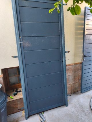 Puerta Metálica Panel Sándwich