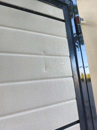 Puerta Metálica Panel Sándwich