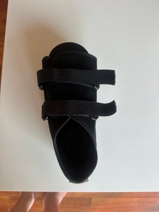 Muletas i zapato pos operatorio tm