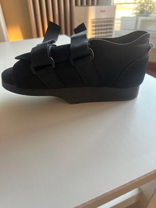 Muletas i zapato pos operatorio tm
