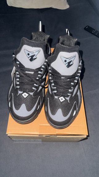 Zapatillas Louis Vuitton Negras y Grises
