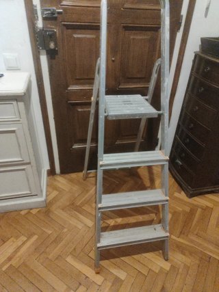 Escalera de aluminio plegable