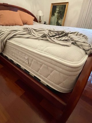 Urgente: Cama de madera colchón mesillas y somier