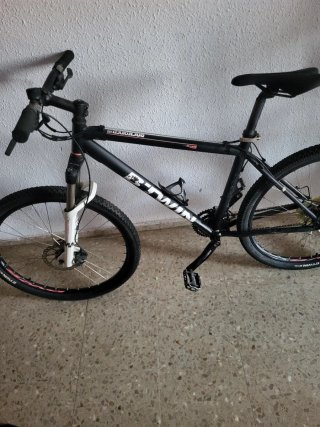 Bicicleta B'TWIN Rockrider 500