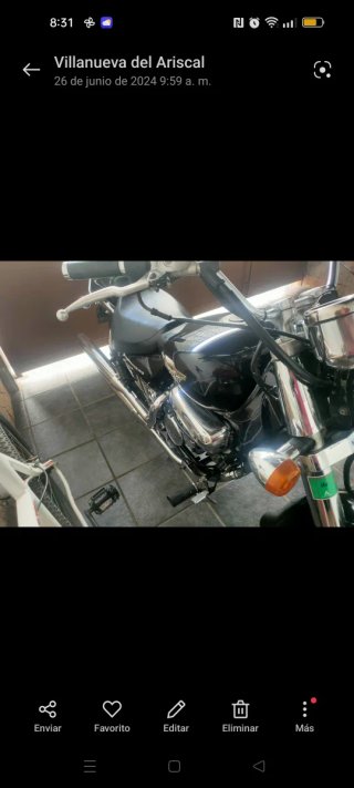 Hyosung Cruiser Negra