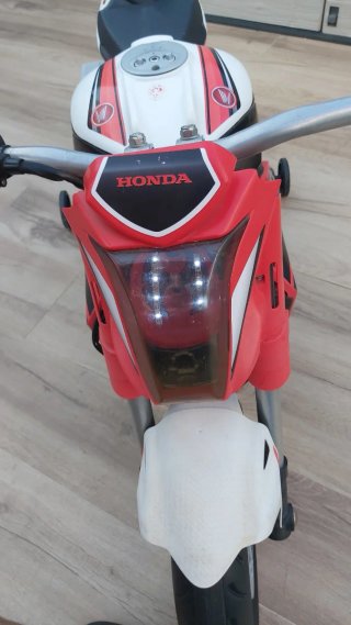 Moto elextrica para niños Honda CB Roja