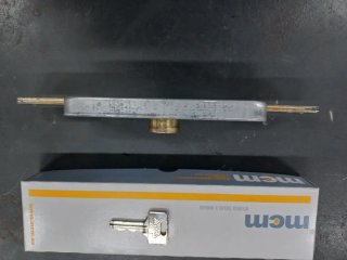 2 Cerraduras para persiana MCM con 4 llaves