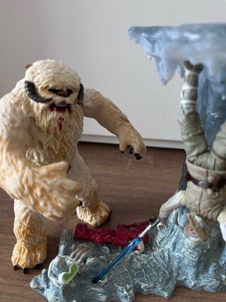 Star Wars Wampa vs Luke Skywalker Hoth