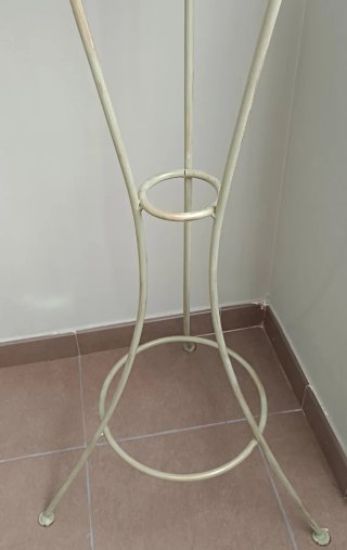 Porta macetas de forja