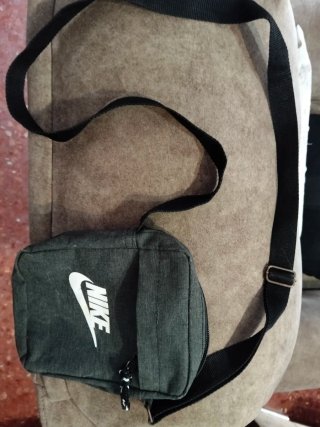 Riñonera Nike Gris