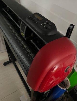 Plotter de corte + IMAC (con software) + vinilos